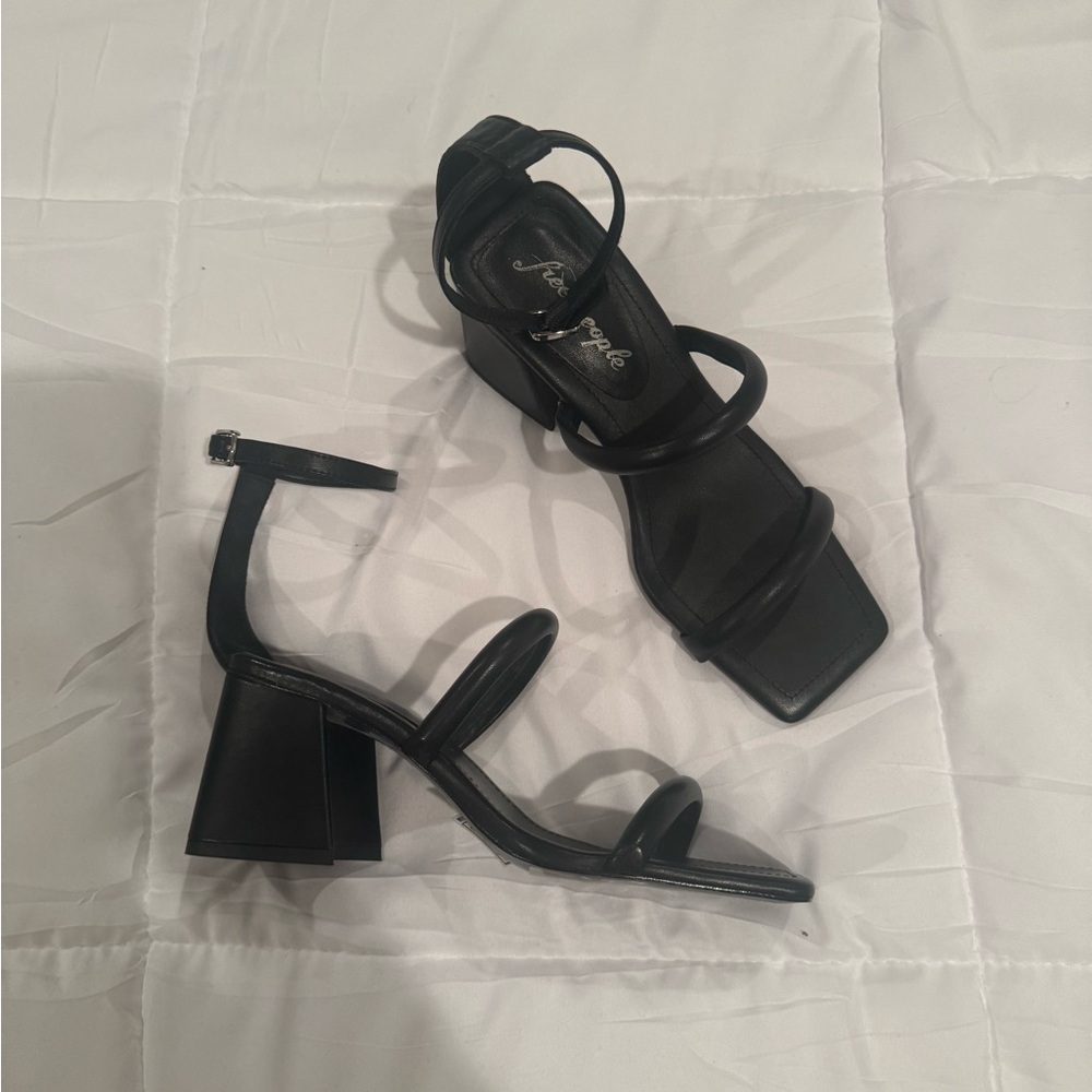 NWT Free People Black Parker Sandals Size 6